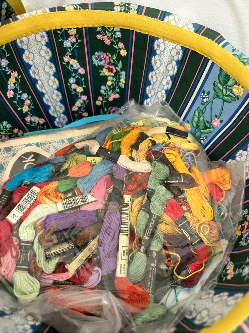 Vintage Floral Striped Fabric Padded Sewing Basket & Supplies Handle Lid 12” dia